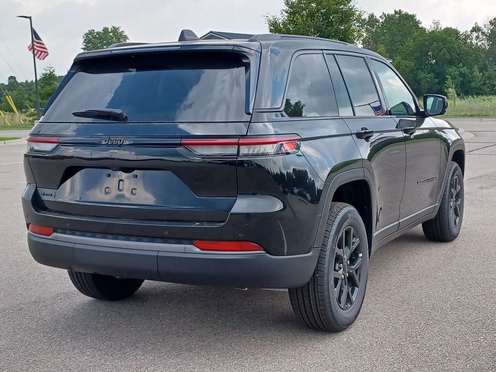 New 2026 Jeep Grand Cherokee Altitude AWD/4WD image 4