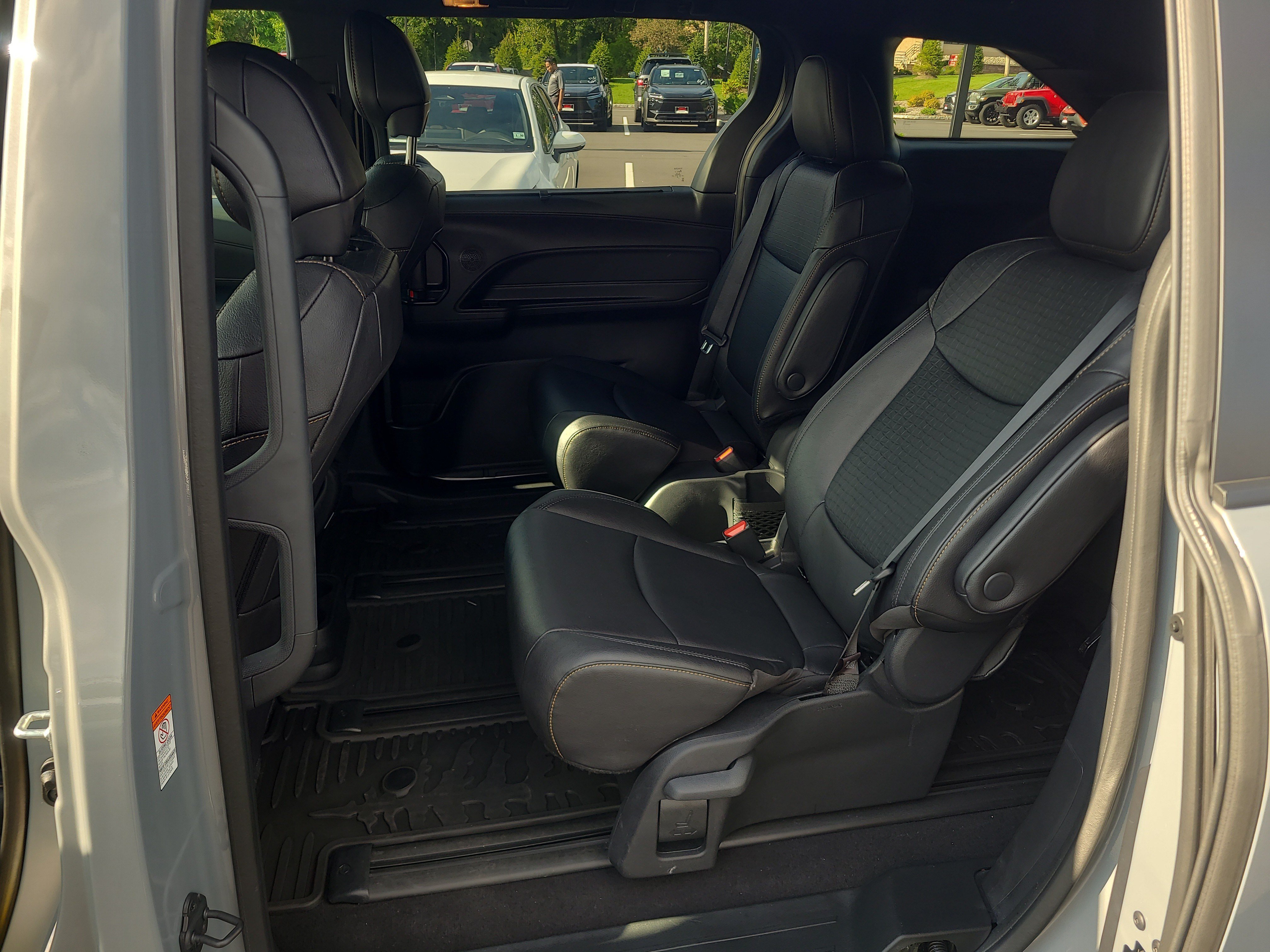 Certified 2025 Toyota Sienna XLE Woodland Edition AWD/4WD image 28