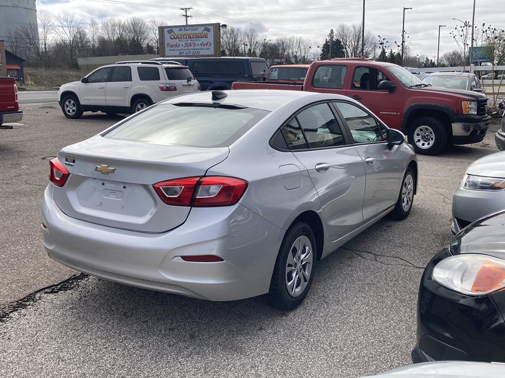 Used 2019 Chevrolet Cruze LS w/ LS Fleet Convenience Package FWD image 2