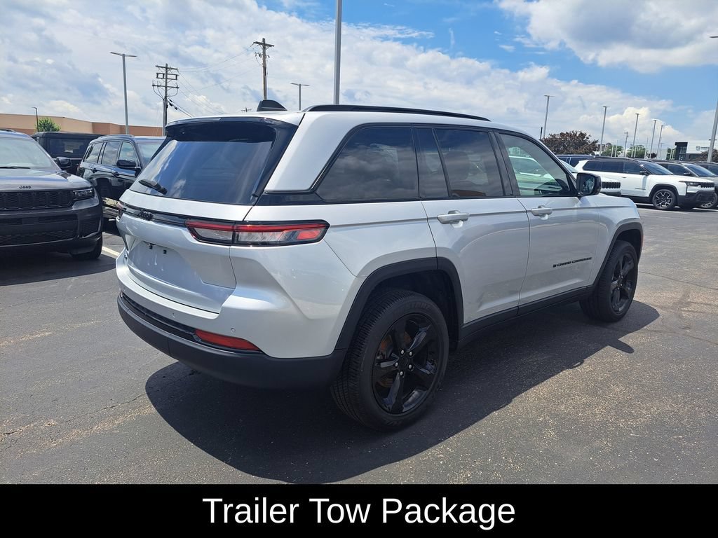 Certified 2024 Jeep Grand Cherokee Altitude AWD/4WD image 4