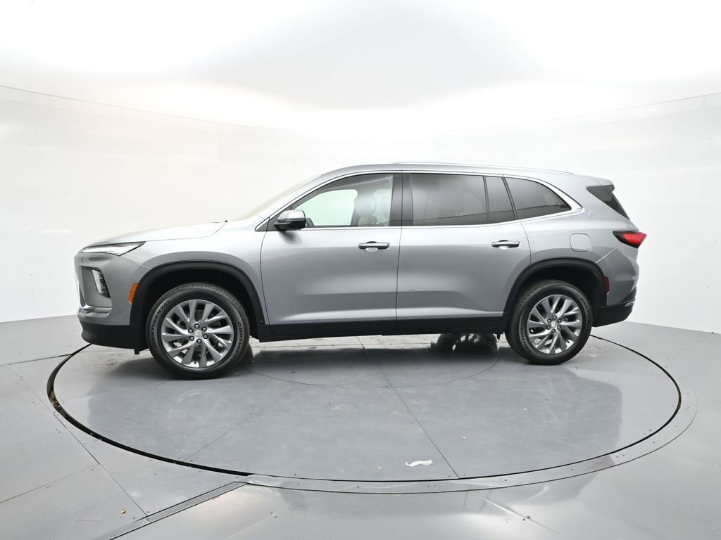 Used 2025 Buick Enclave Preferred image 4