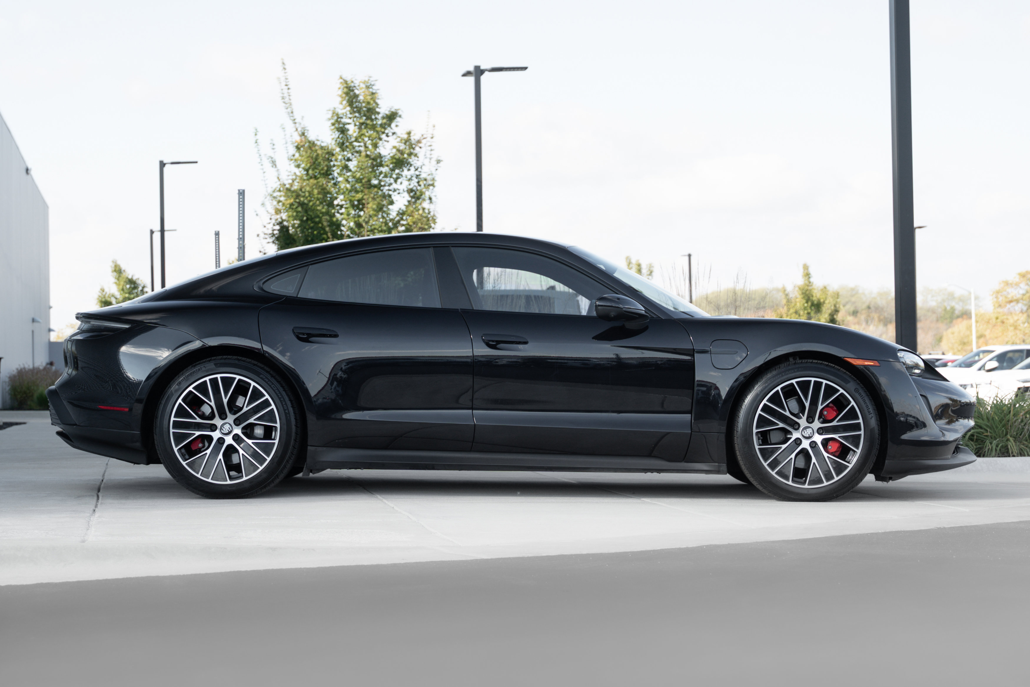 Used 2021 Porsche Taycan 4S image 3