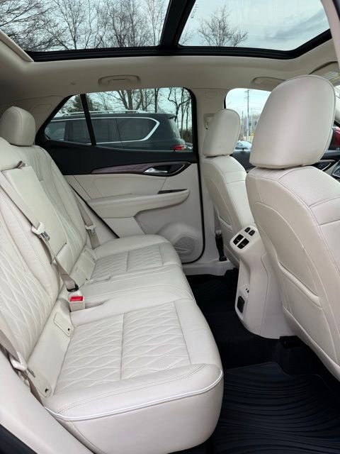 Used 2021 Buick Envision Avenir w/ Technology Package II image 18