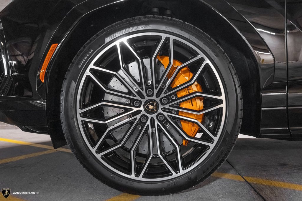 Used 2025 Lamborghini Urus SE image 5