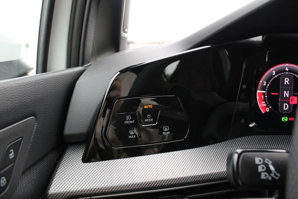 New 2026 Volkswagen GTI SE FWD image 9