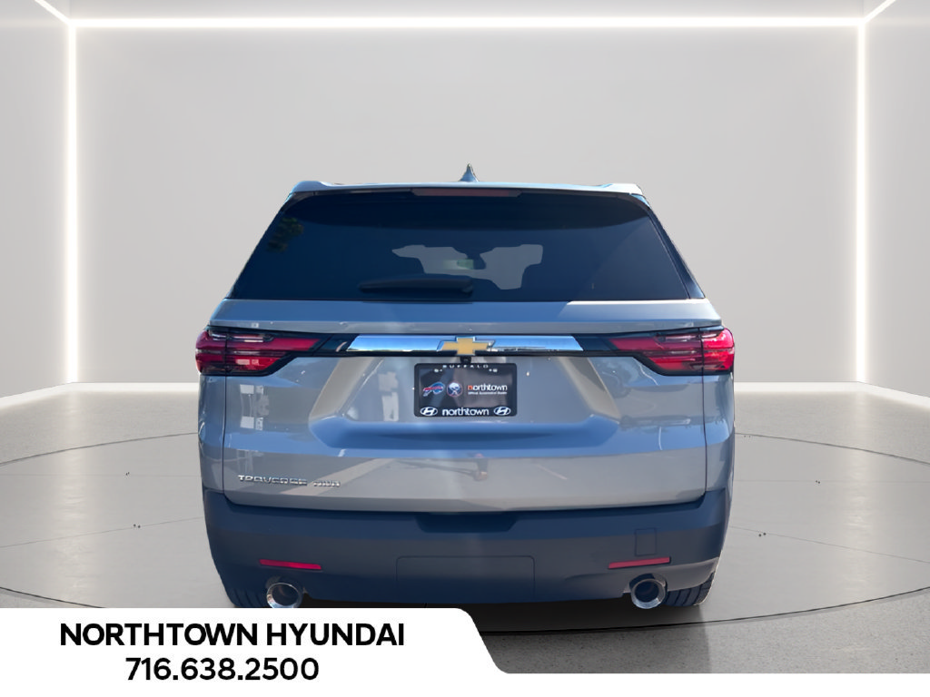 Used 2023 Chevrolet Traverse LS AWD/4WD image 5