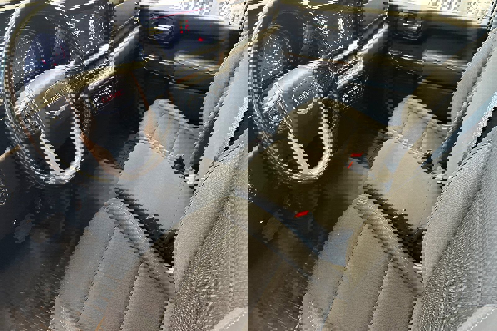 Used 2024 GMC Sierra 3500 SLE w/ SLE Convenience Package image 10