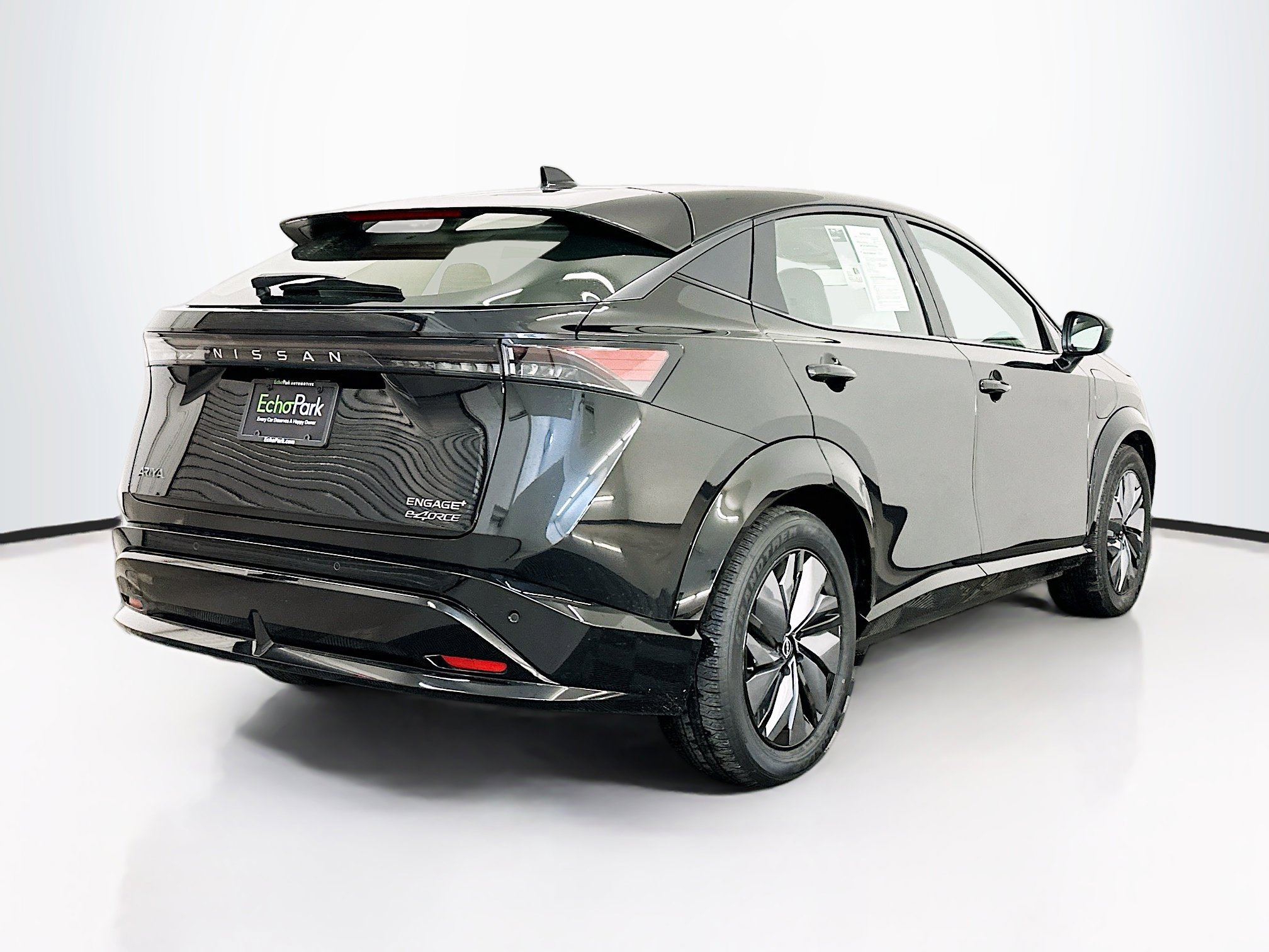 Used 2023 Nissan Ariya AWD image 9