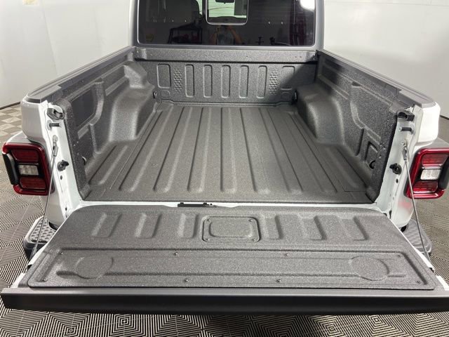 New 2025 Jeep Gladiator Willys image 6