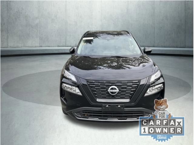 Used 2023 Nissan Rogue SV w/ SV Premium B Package image 2