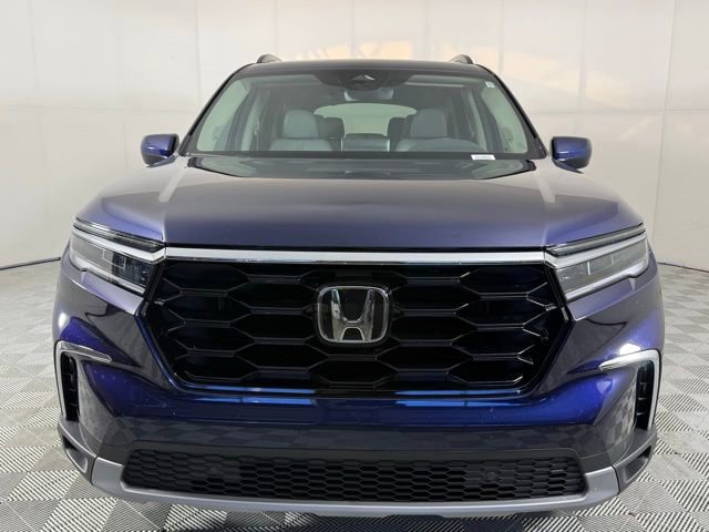Used 2025 Honda Pilot Touring image 10
