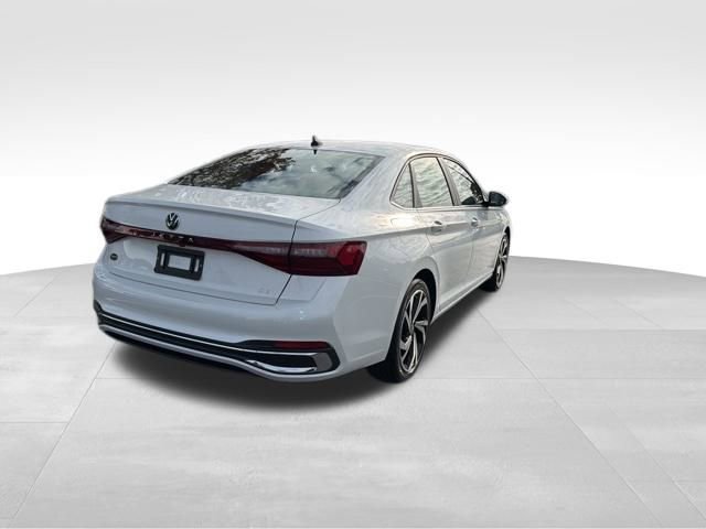Certified 2025 Volkswagen Jetta SEL image 9