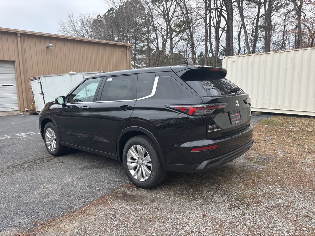 New 2026 Mitsubishi Outlander ES AWD/4WD image 8