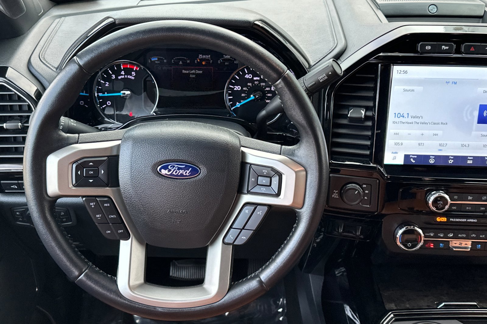 Used 2022 Ford F250 Lariat w/ Black Appearance Package image 14