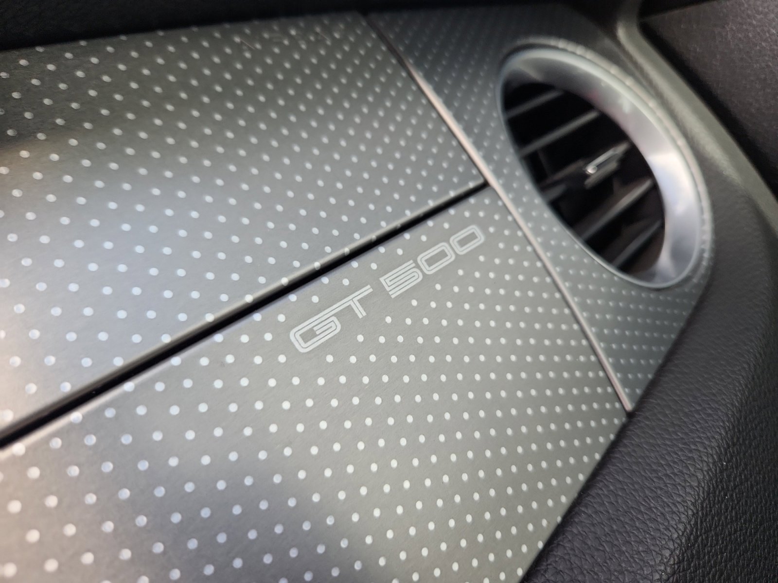 Used 2011 Ford Mustang Shelby GT500 w/ SVT Performance Pkg image 31