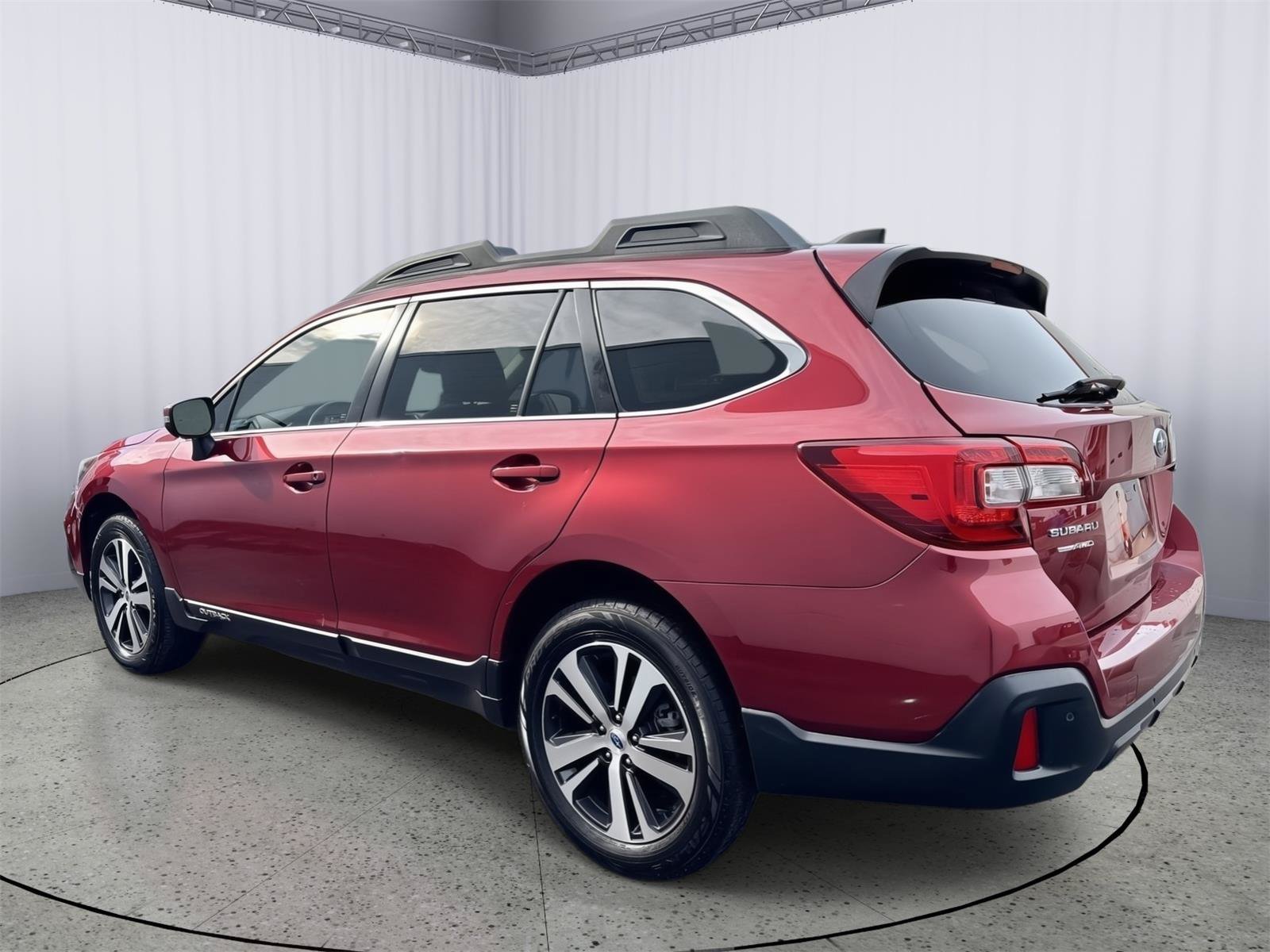 Used 2019 Subaru Outback 3.6R Limited AWD/4WD image 10