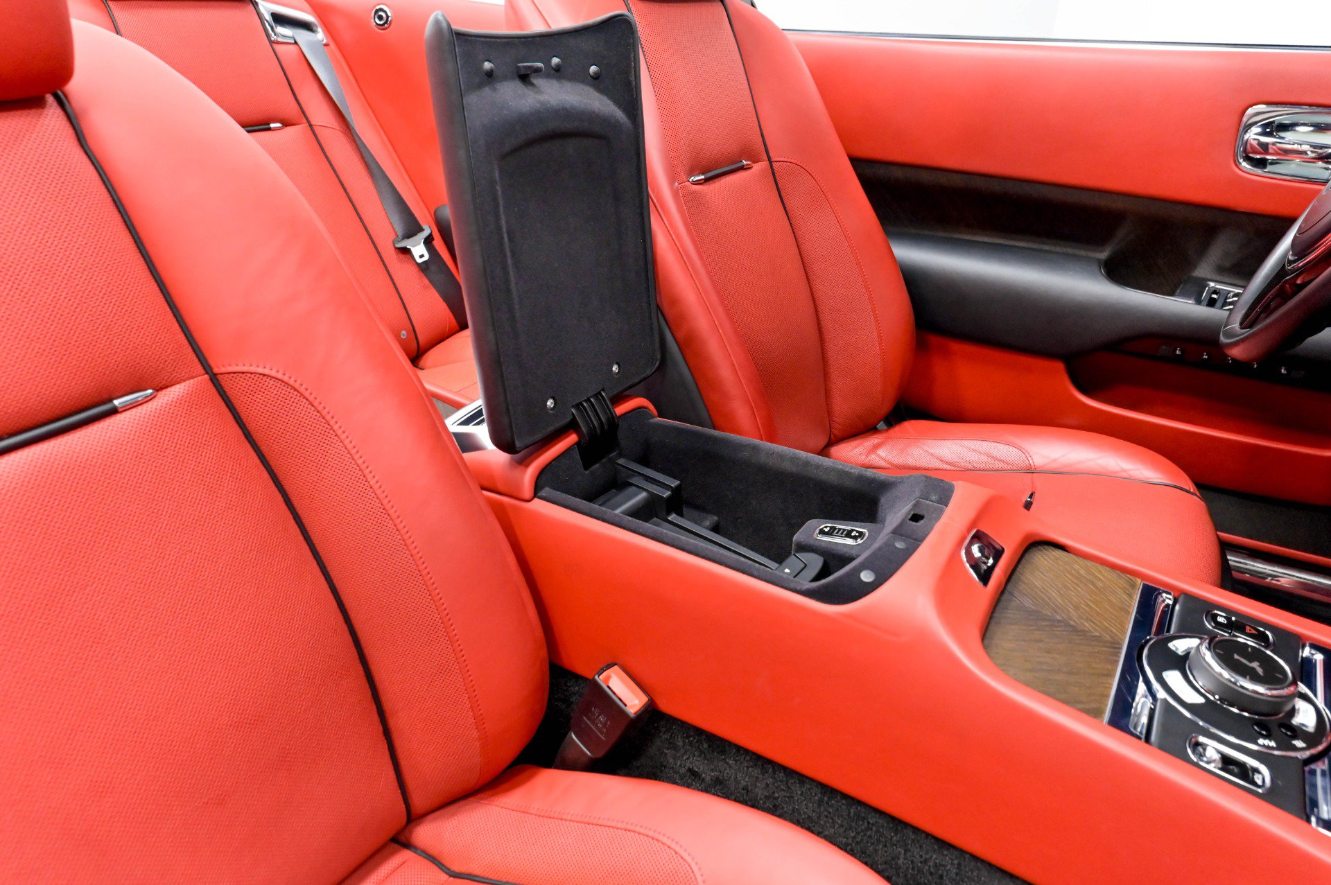 Used 2017 Rolls-Royce Dawn RWD image 63
