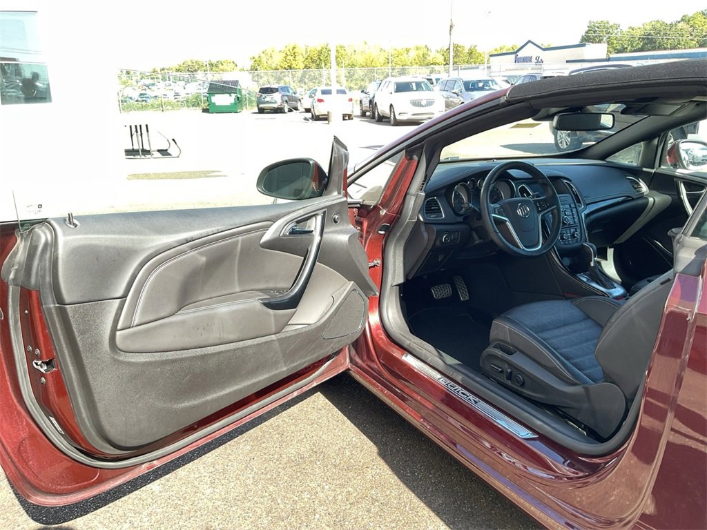 Used 2019 Buick Cascada Premium image 17