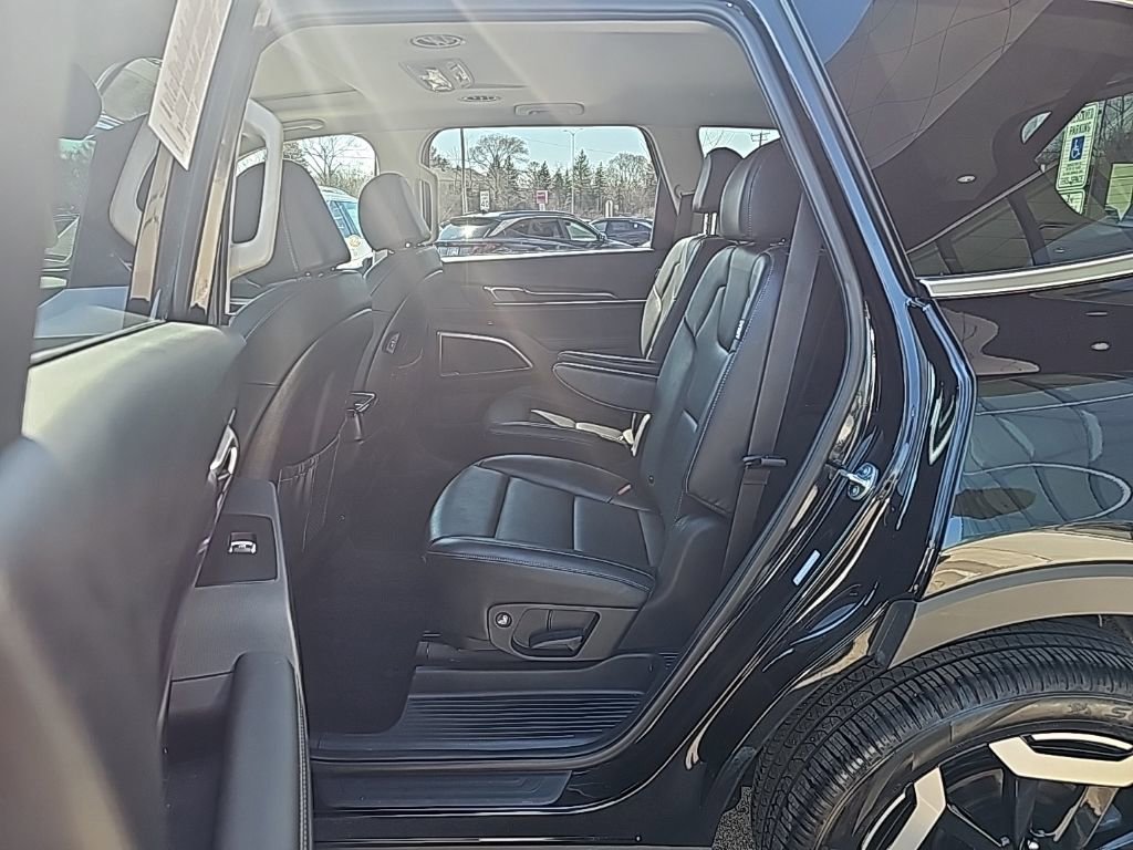Used 2025 Kia Telluride S image 30