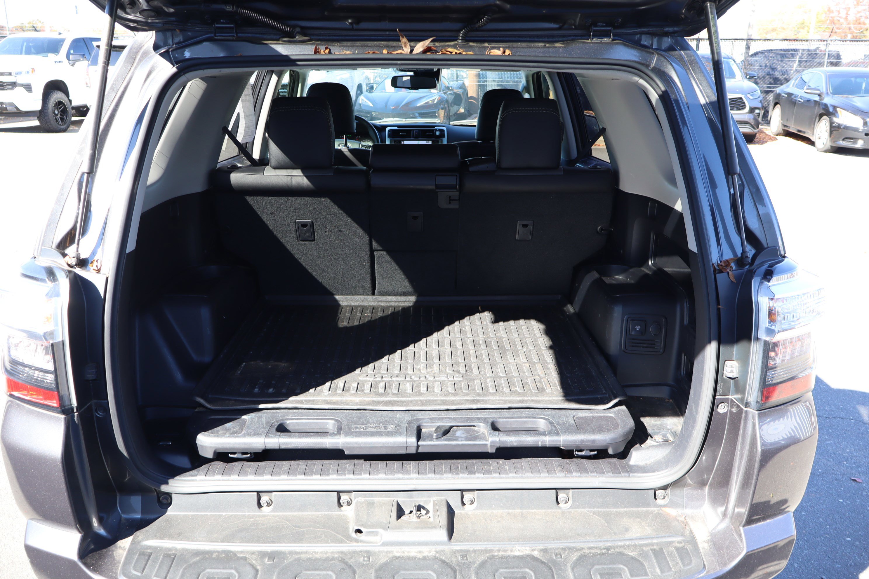 Used 2022 Toyota 4Runner SR5 Premium image 34
