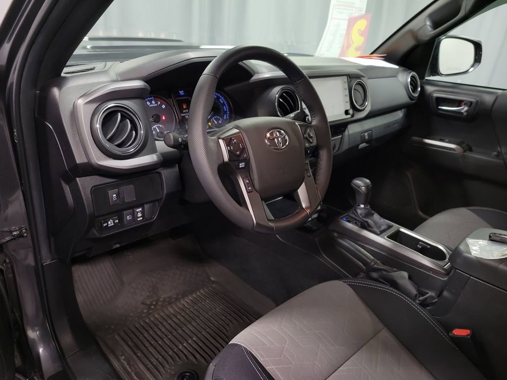 Used 2022 Toyota Tacoma TRD Sport AWD/4WD image 13
