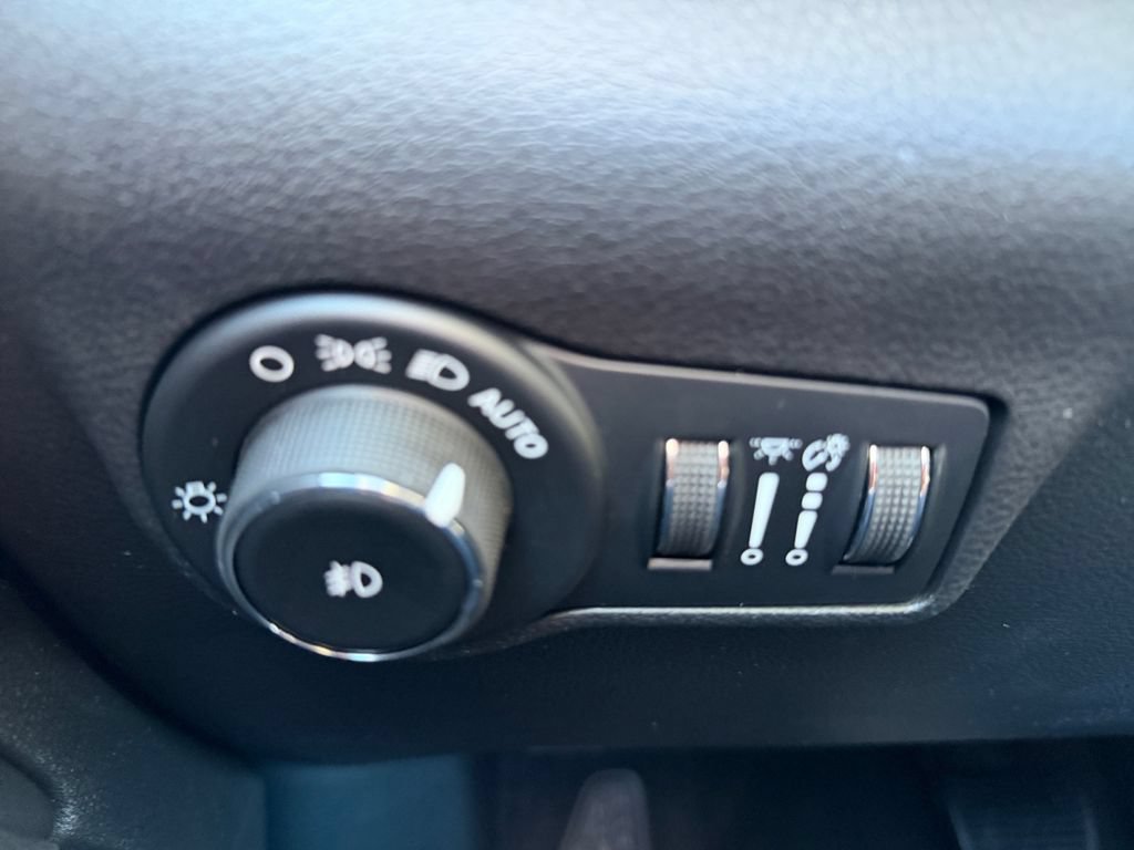 New 2026 Jeep Compass Latitude AWD/4WD image 18