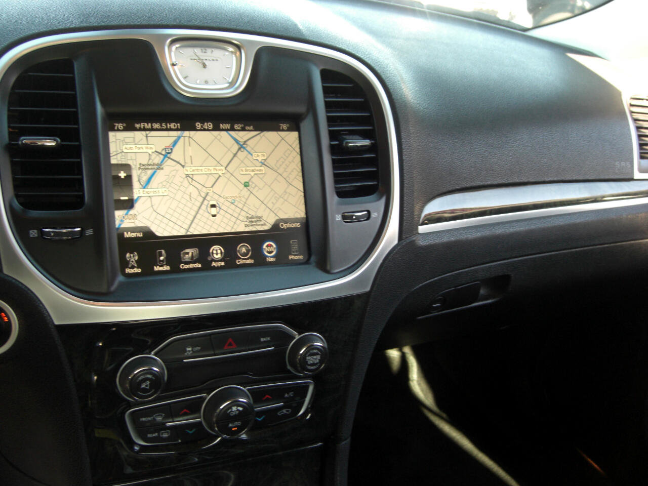 Used 2016 Chrysler 300 C image 8