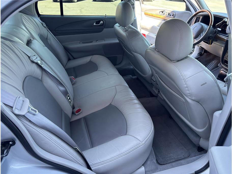 Used 2000 Lincoln Continental Base 4dr Sedan image 13