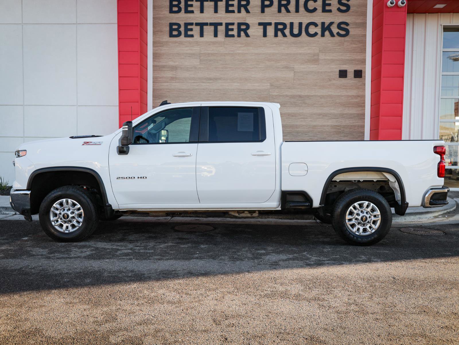 Used 2024 Chevrolet Silverado 2500 LT w/ Convenience Package image 7