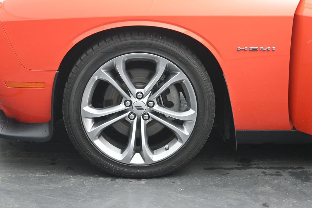 Used 2022 Dodge Challenger R/T w/ Shaker Package RWD image 31