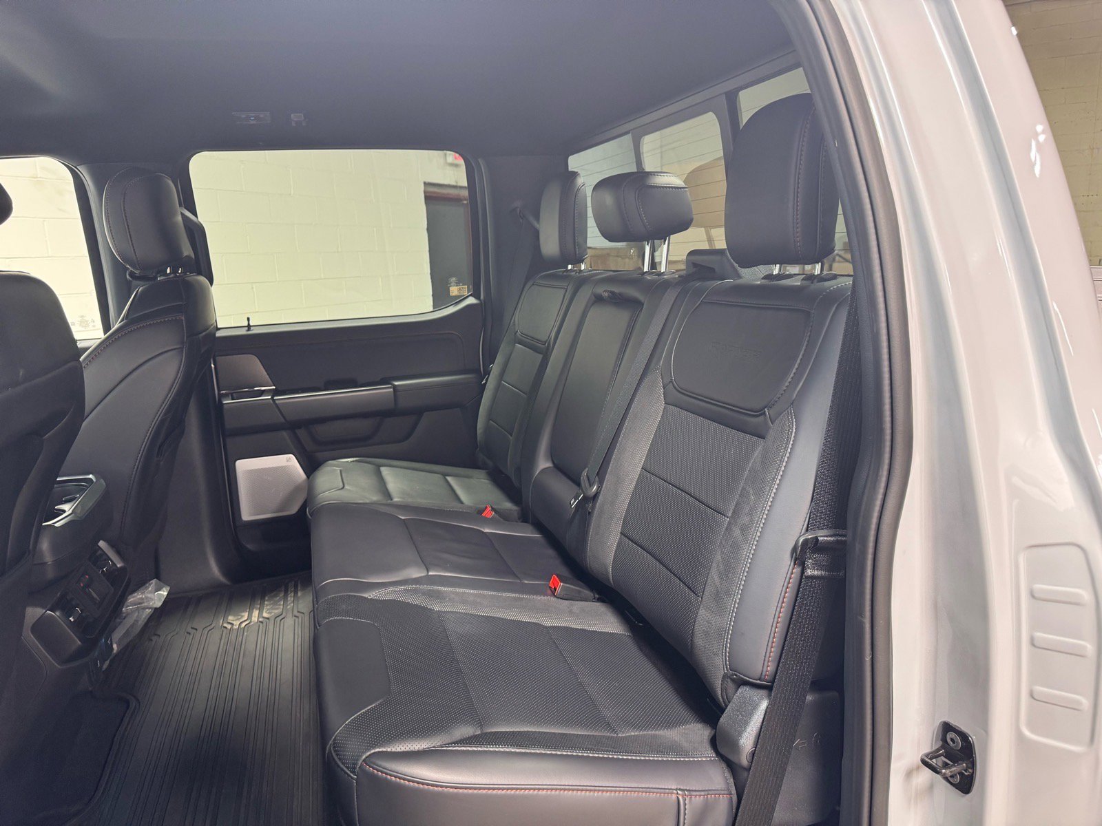 Used 2025 Ford F150 Raptor AWD/4WD image 27