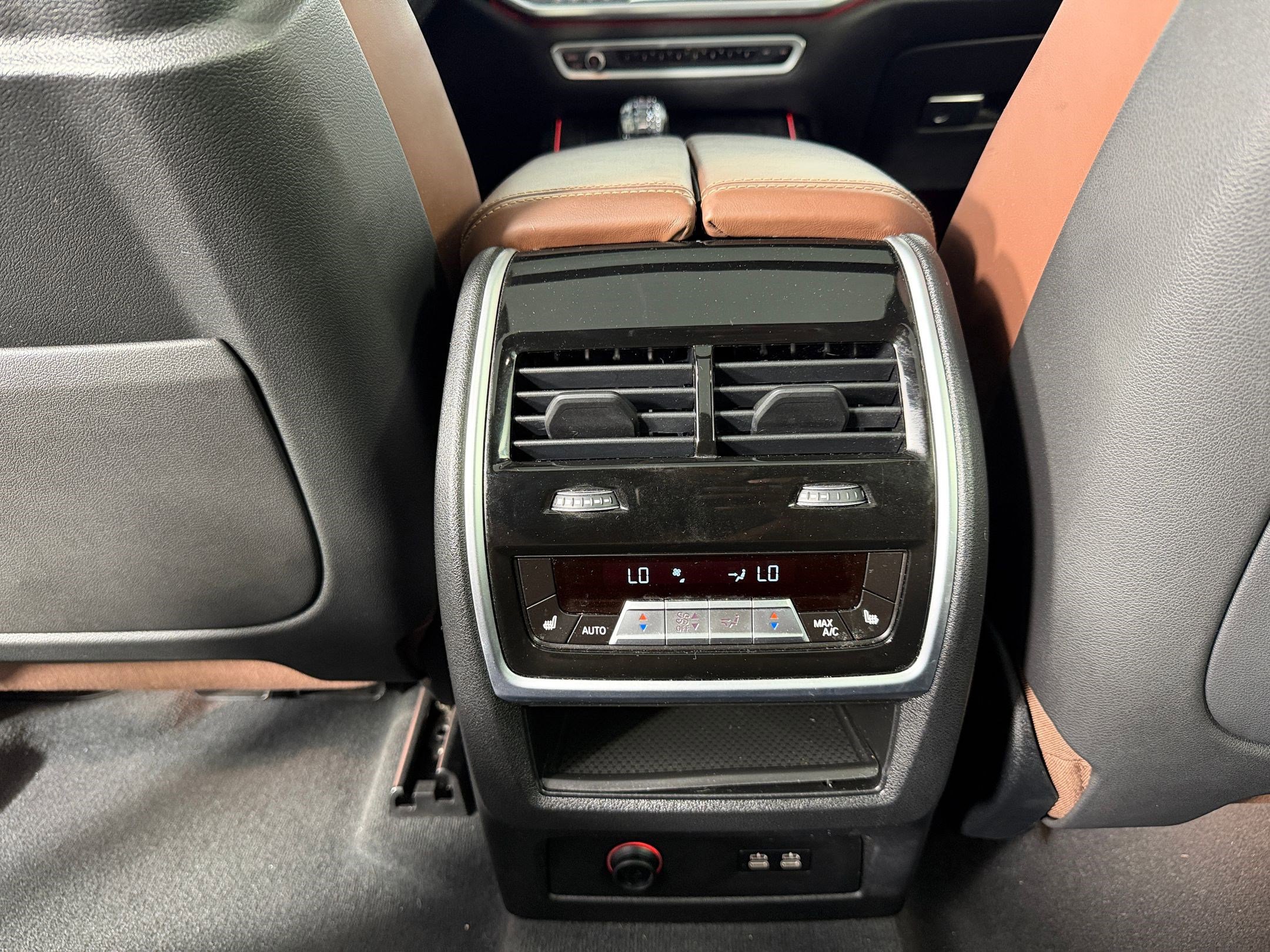 Used 2021 BMW ALPINA XB7 image 30