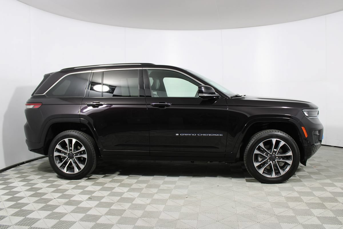 Used 2022 Jeep Grand Cherokee Overland w/ Luxury Tech Group IV AWD/4WD image 42