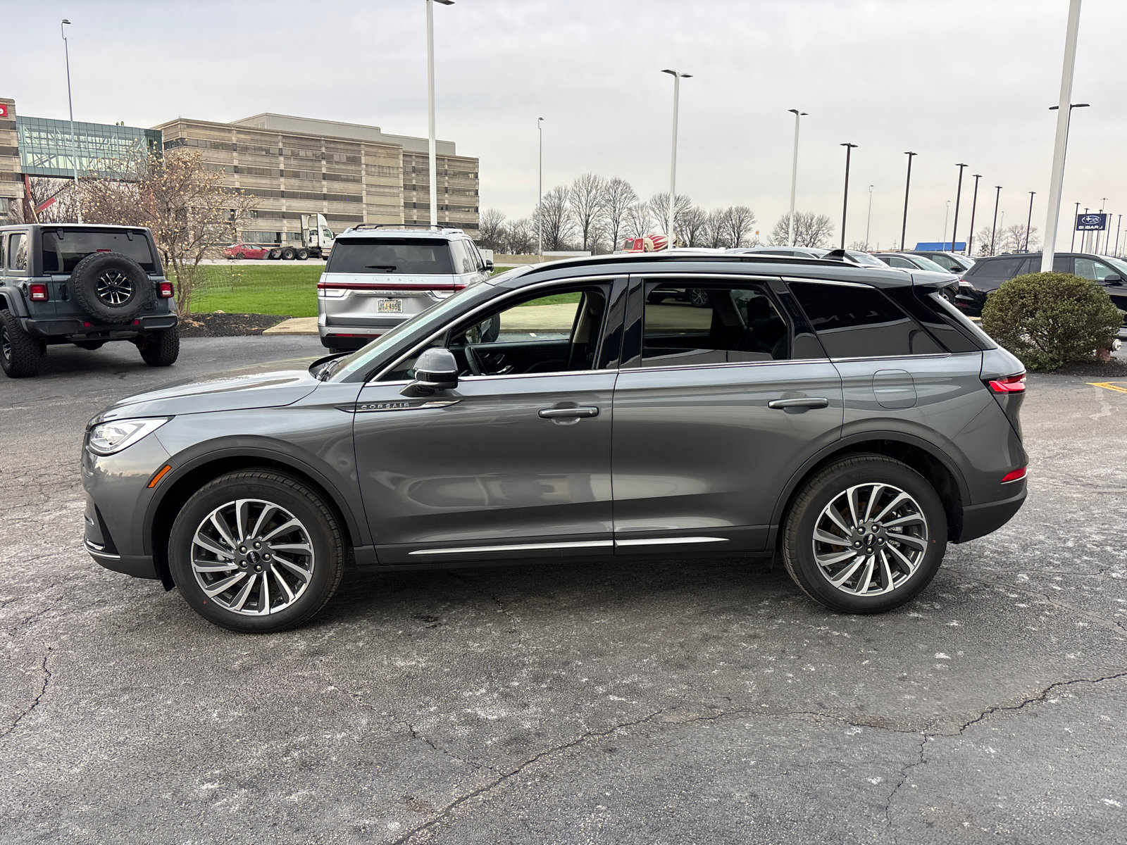 New 2026 Lincoln Corsair Reserve FWD image 4