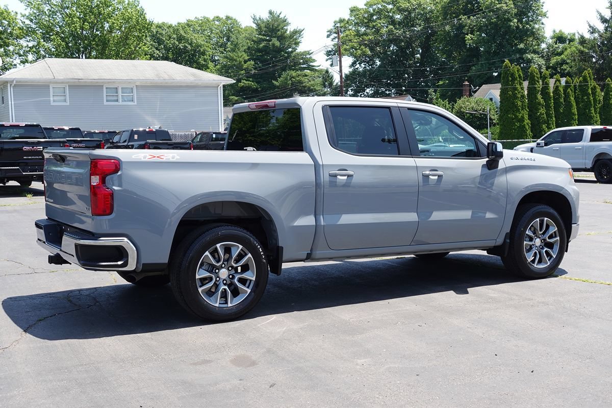 Used 2024 Chevrolet Silverado 1500 LT AWD/4WD image 3