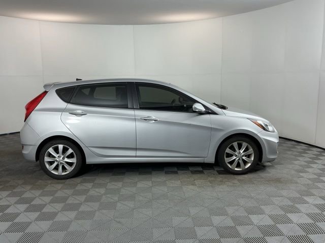 Used 2013 Hyundai Accent SE image 4