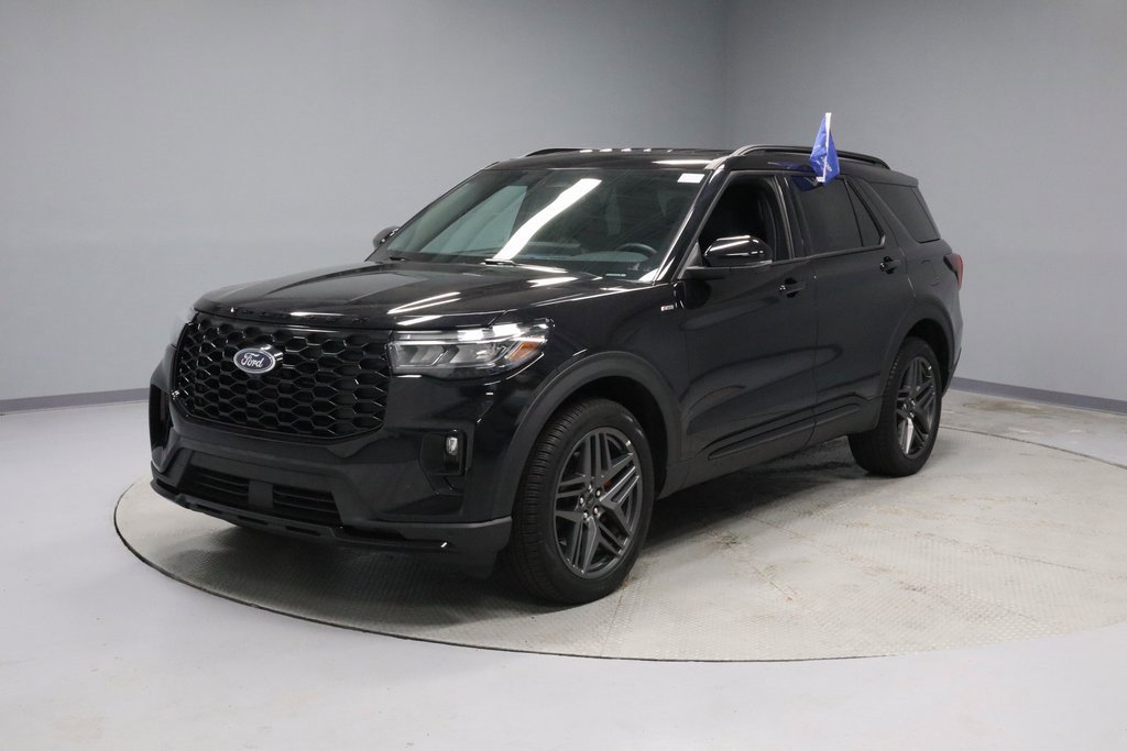 Certified 2025 Ford Explorer ST-Line w/ ST-Line Street Pack image 7