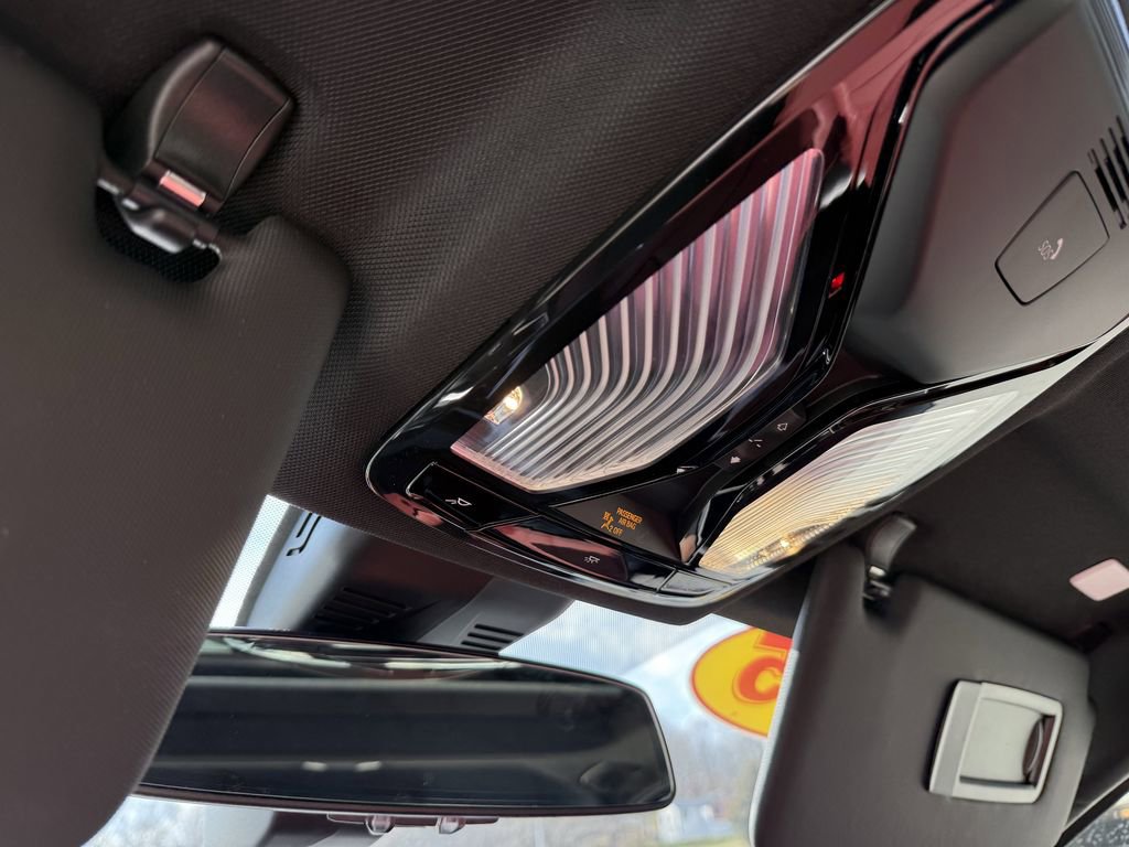 Used 2025 BMW 330i xDrive Sedan w/ M Sport Package image 35