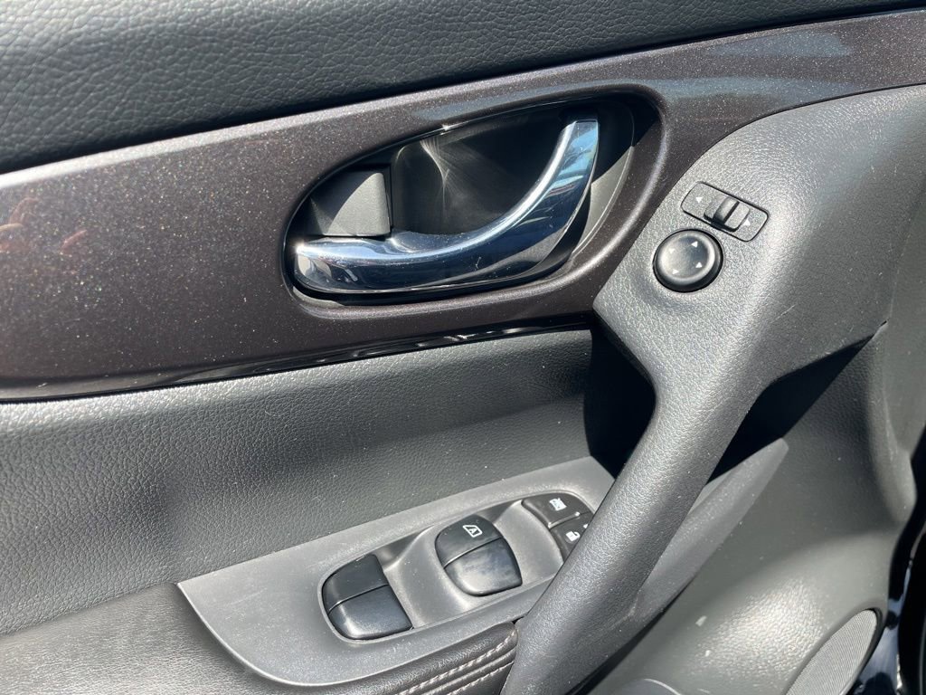 Used 2018 Nissan Rogue S w/ S Value Package AWD/4WD image 20