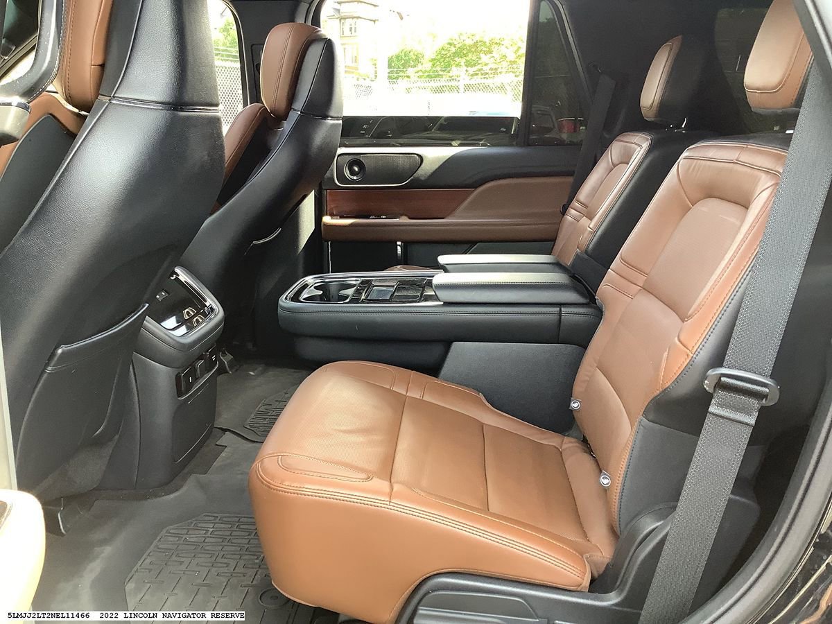 Used 2022 Lincoln Navigator Reserve AWD/4WD image 13