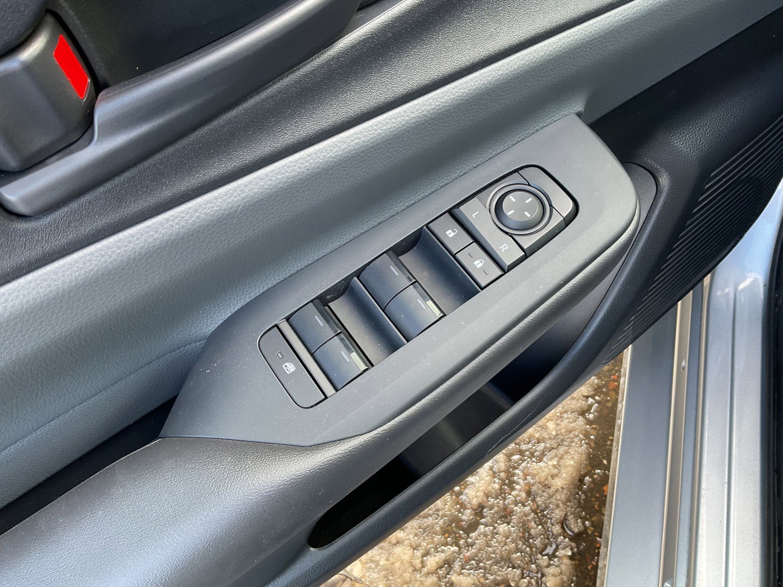 Used 2024 Toyota Prius LE image 20