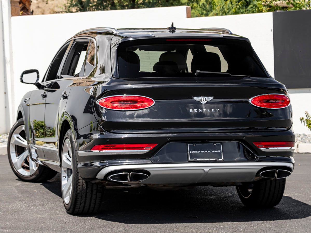 Used 2023 Bentley Bentayga Extended Wheelbase AWD/4WD image 3