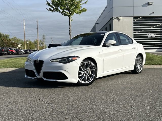 Used 2023 Alfa Romeo Giulia Ti AWD/4WD image 1