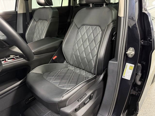 Used 2024 Volkswagen Atlas SEL Premium R-Line image 25