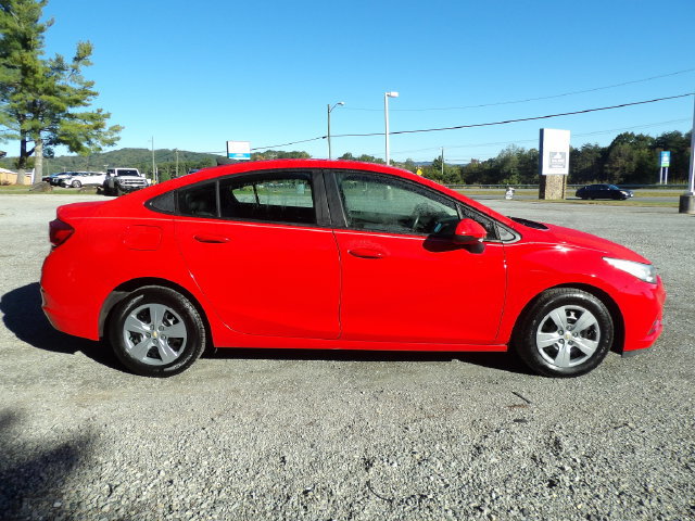 Used 2018 Chevrolet Cruze LS FWD image 6