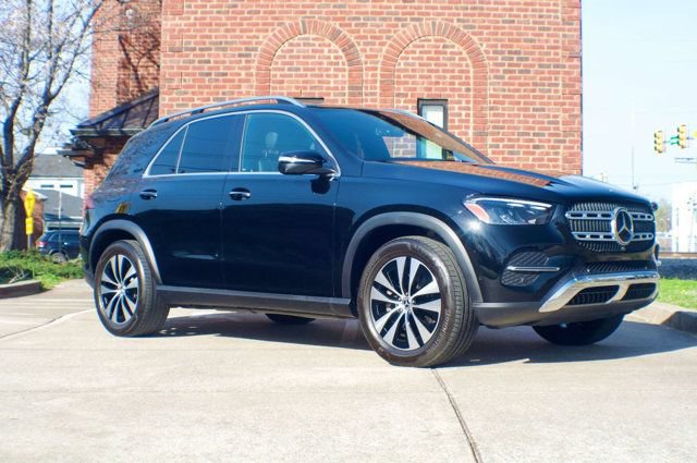 Used 2025 Mercedes-Benz GLE 350 4MATIC w/ 3rd Row Seat Package image 3