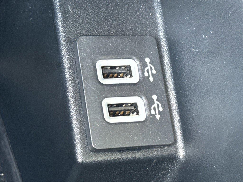 Used 2019 Ford Edge Titanium image 39