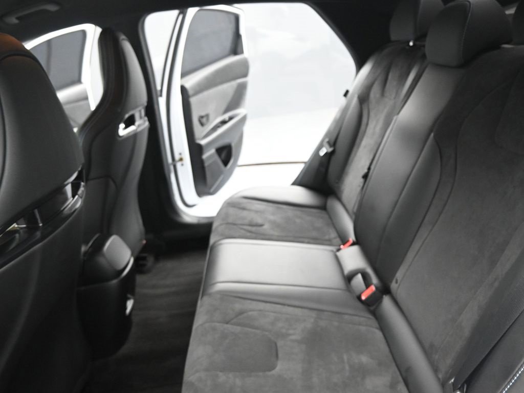 Used 2025 Hyundai Elantra N Base image 15