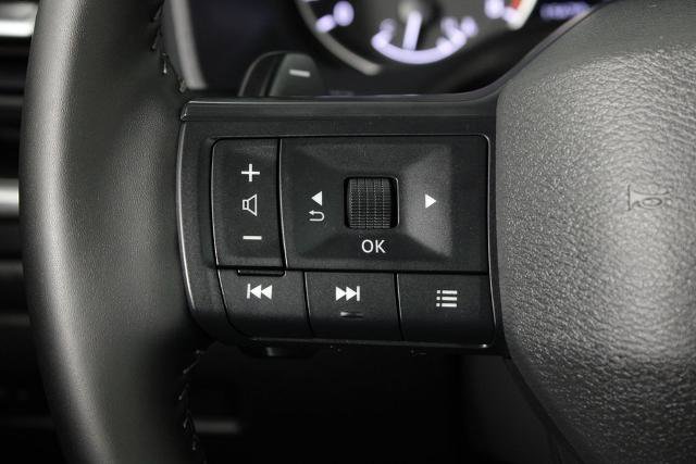 Certified 2025 Nissan Rogue SV image 25