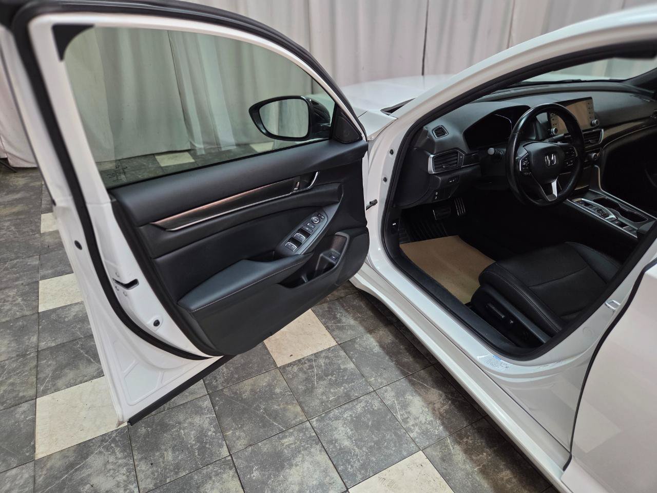 Used 2022 Honda Accord Sport image 11